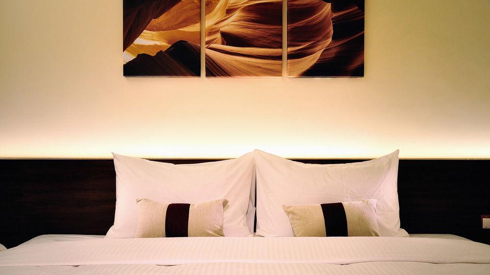 Audi Garden Business Hotel Таоуан Екстериор снимка