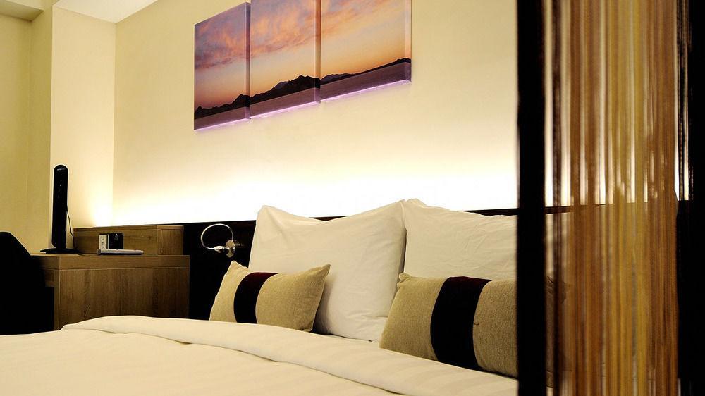 Audi Garden Business Hotel Таоуан Екстериор снимка