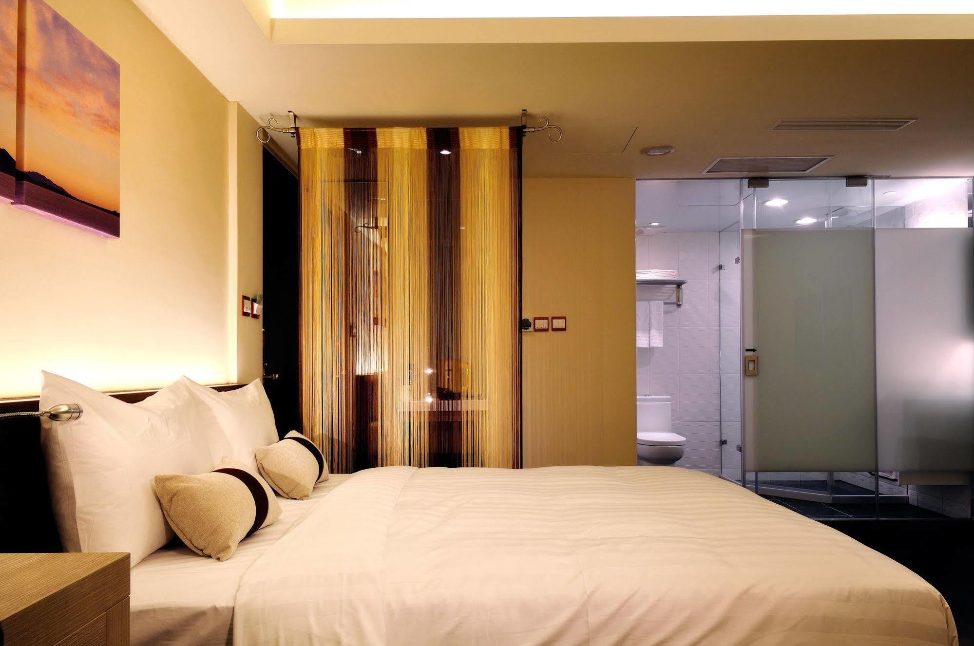 Audi Garden Business Hotel Таоуан Екстериор снимка