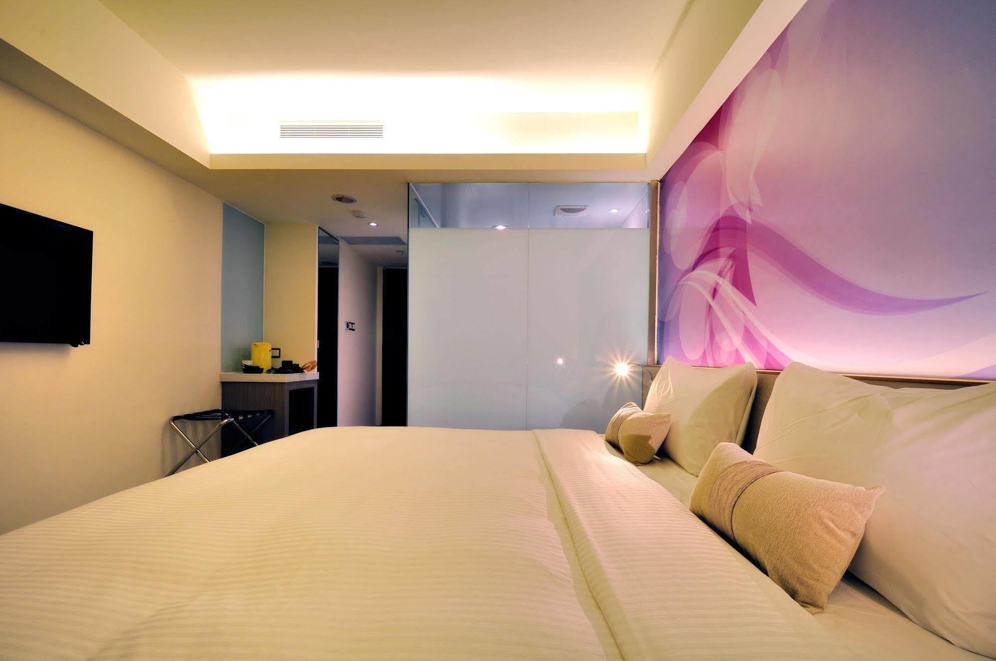 Audi Garden Business Hotel Таоуан Екстериор снимка