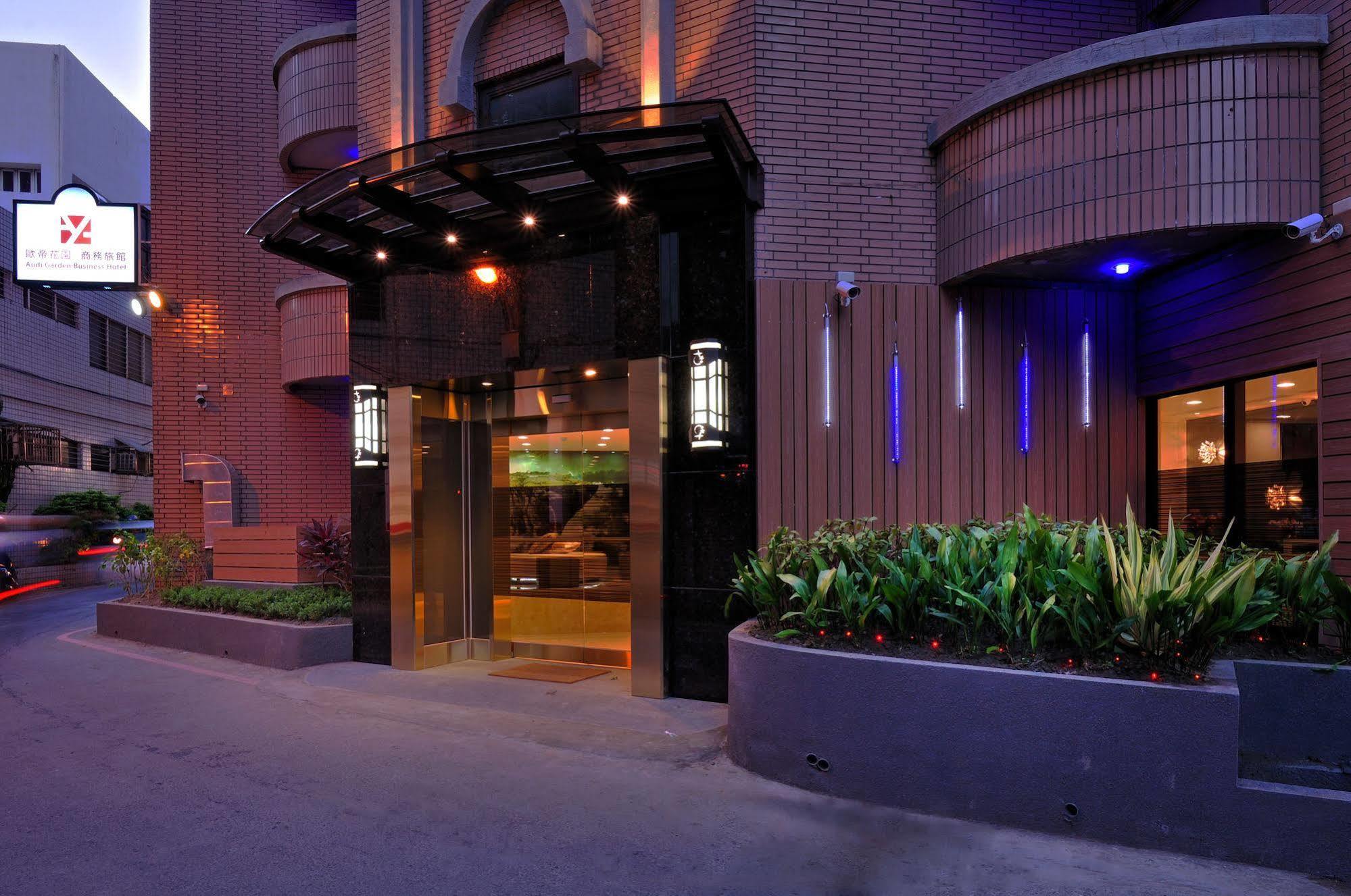 Audi Garden Business Hotel Таоуан Екстериор снимка